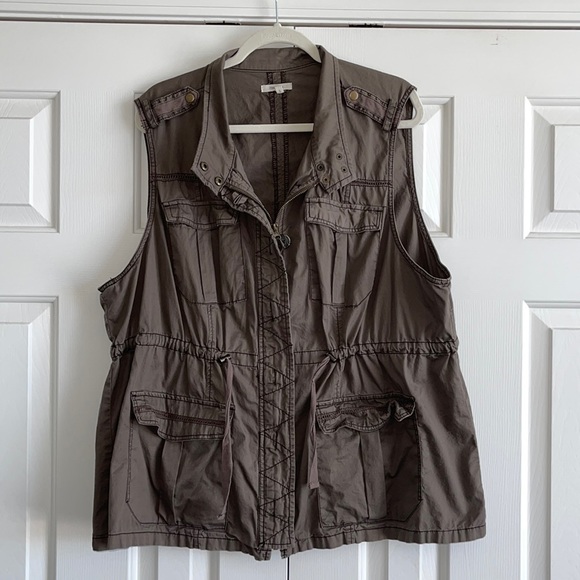 Maurices Jackets & Blazers - Thin utility vest